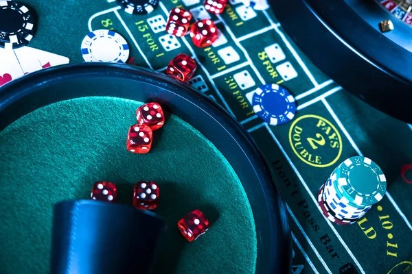 Live-dealer game session summary